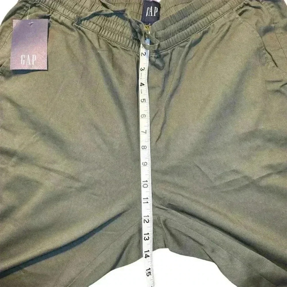 NWT - GAP lightweight pull-on pants. Color is Grapeleaf. Size Large - Picture 6 of 9